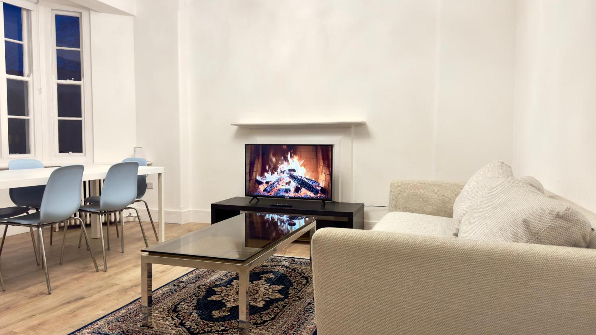 Superb 4 Bedroom Hyde Park London