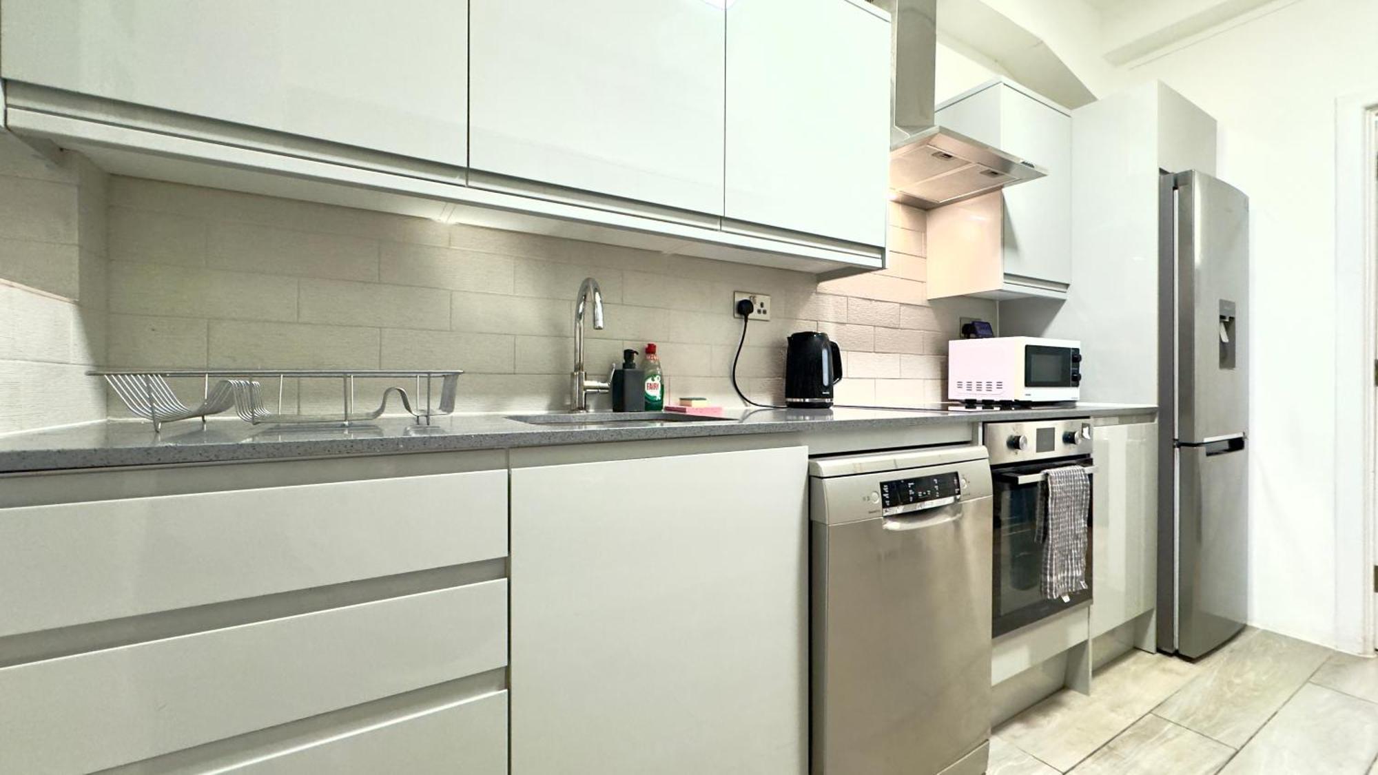 Apartment Superb 4 Bedroom Hyde Park *