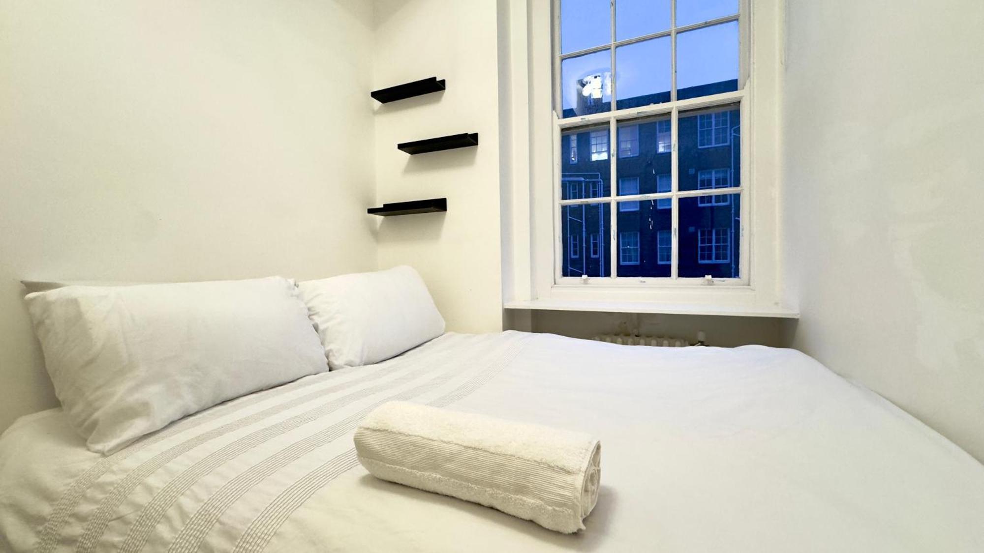 Superb 4 Bedroom Hyde Park Apartment London