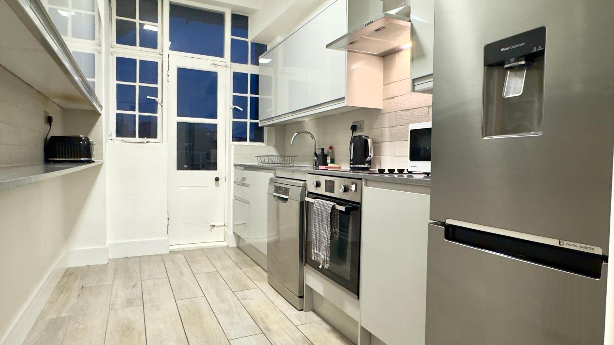 Apartment Superb 4 Bedroom Hyde Park *
