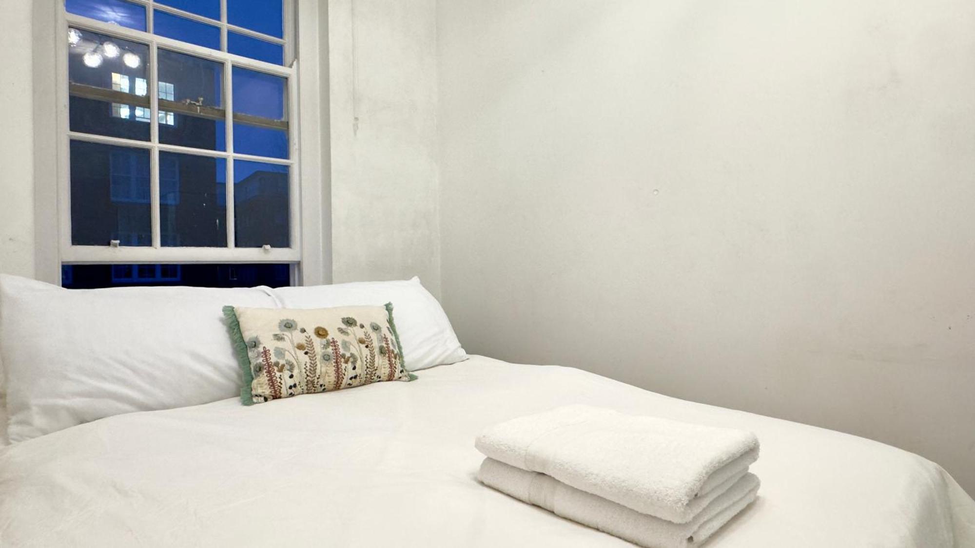 Superb 4 Bedroom Hyde Park