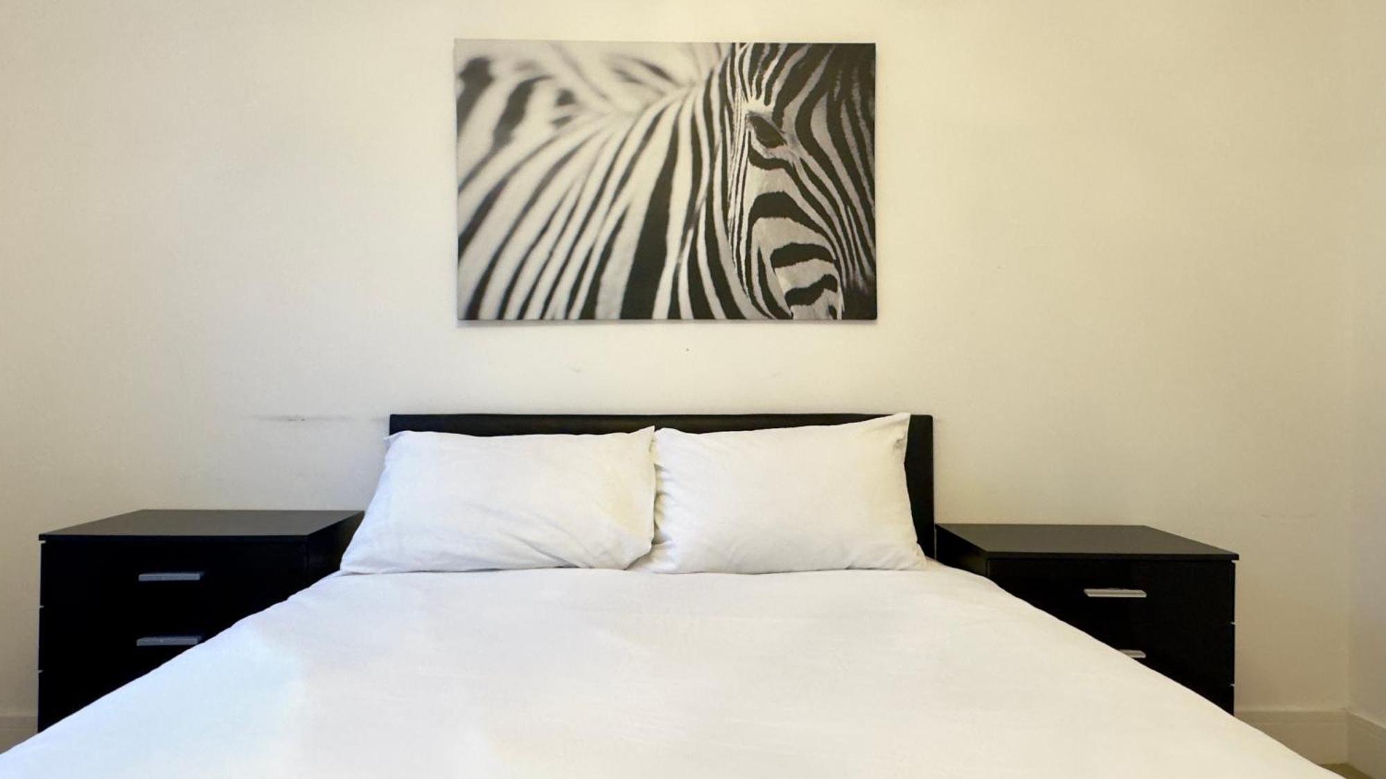 Superb 4 Bedroom Hyde Park Apartment *