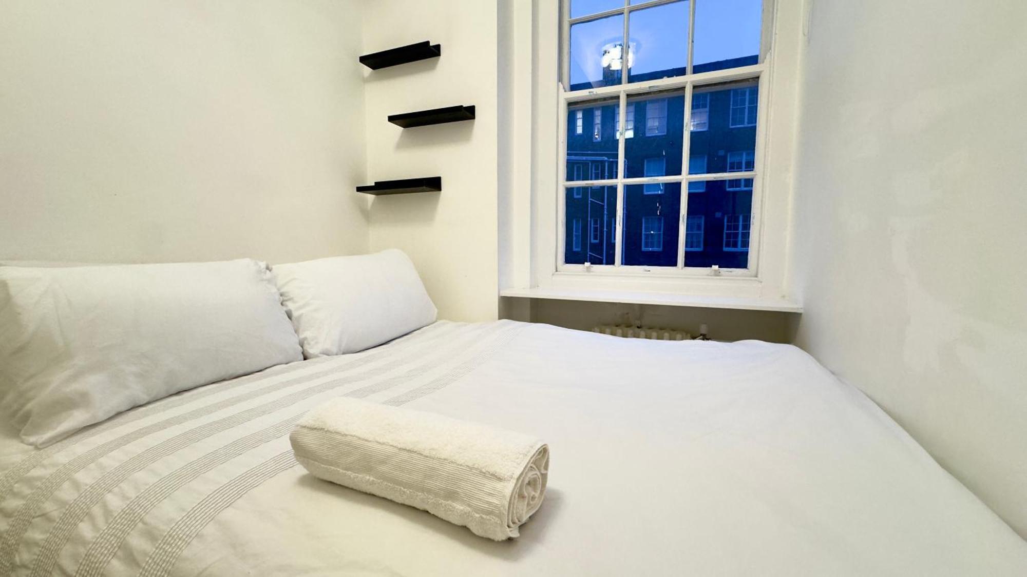 Superb 4 Bedroom Hyde Park